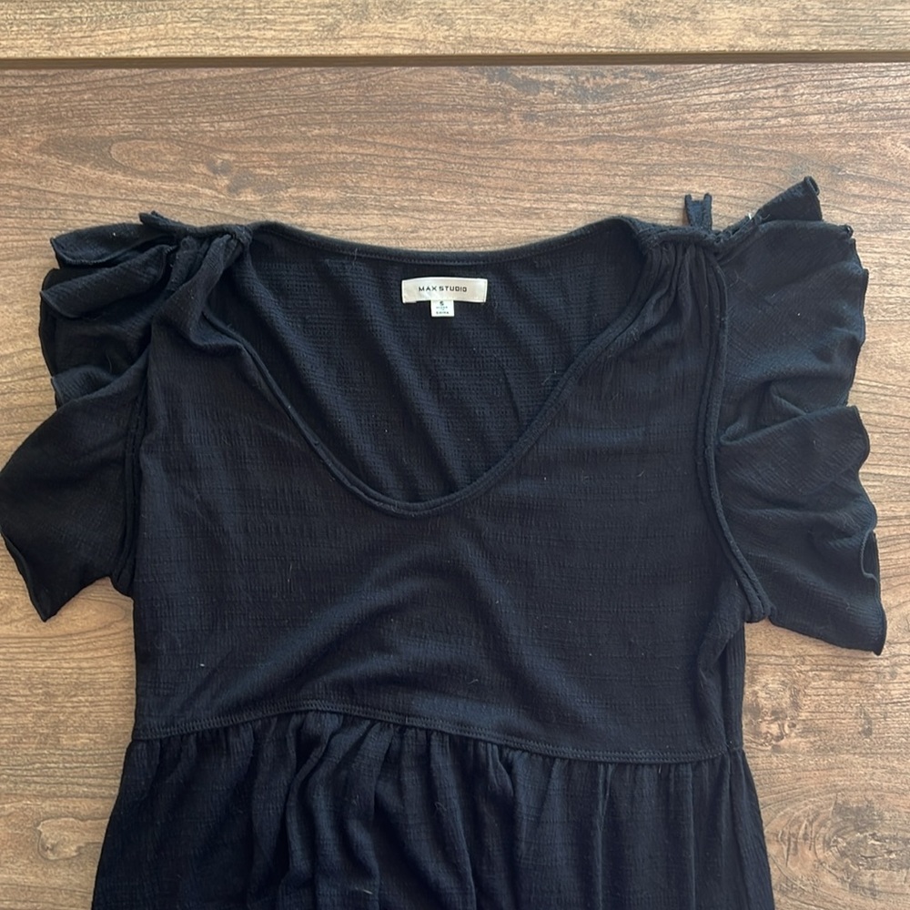 Max Studio flutter sleeve, tiered skirt, black stretchy, dress, size small. - Picture 3 of 6